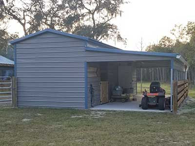 2 Stall Barn and Tackroom (Tackroom)